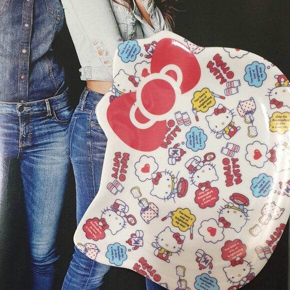 Hello Kitty With Apple Red White Melamine Small Plastic Plate 6 By 5 Inches Gift - Picture 2 of 4